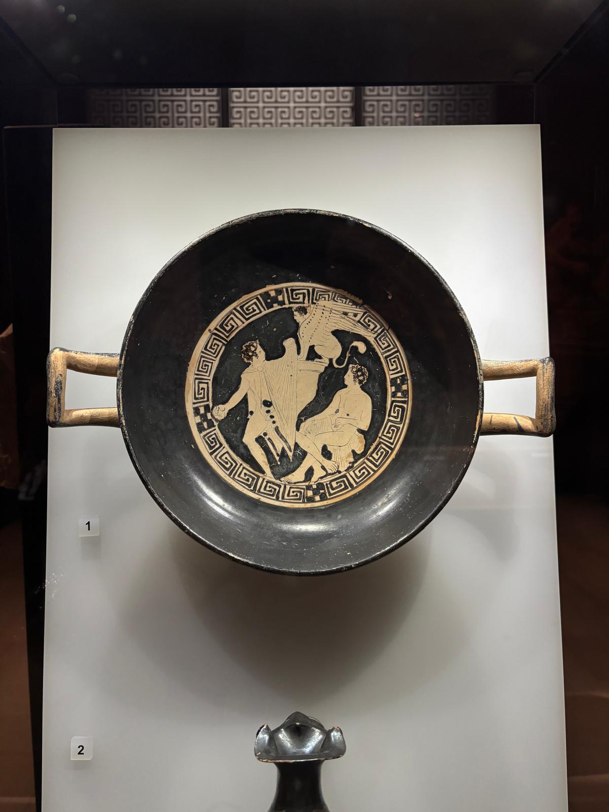 Read more about the article “Bir Kadehten Daha Fazlası: Kyliks & Oidipus ve Sfenks Miti”