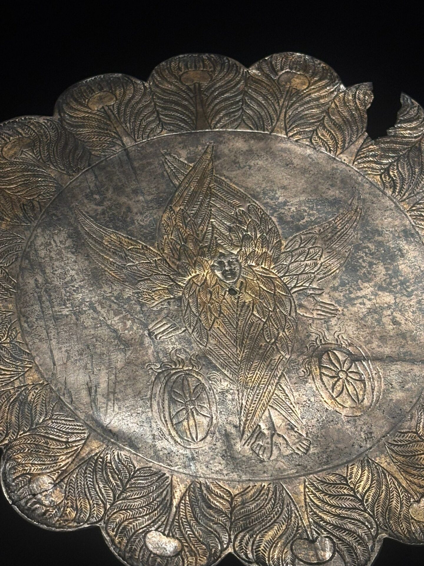 You are currently viewing “Serafim’in Kanatlarında: Halep Kökenli Bizans Yelpazesi”
<span class="bsf-rt-reading-time"><span class="bsf-rt-display-label" prefix="Okuma Süresi"></span> <span class="bsf-rt-display-time" reading_time="19"></span> <span class="bsf-rt-display-postfix" postfix="Dakika"></span></span><!-- .bsf-rt-reading-time -->