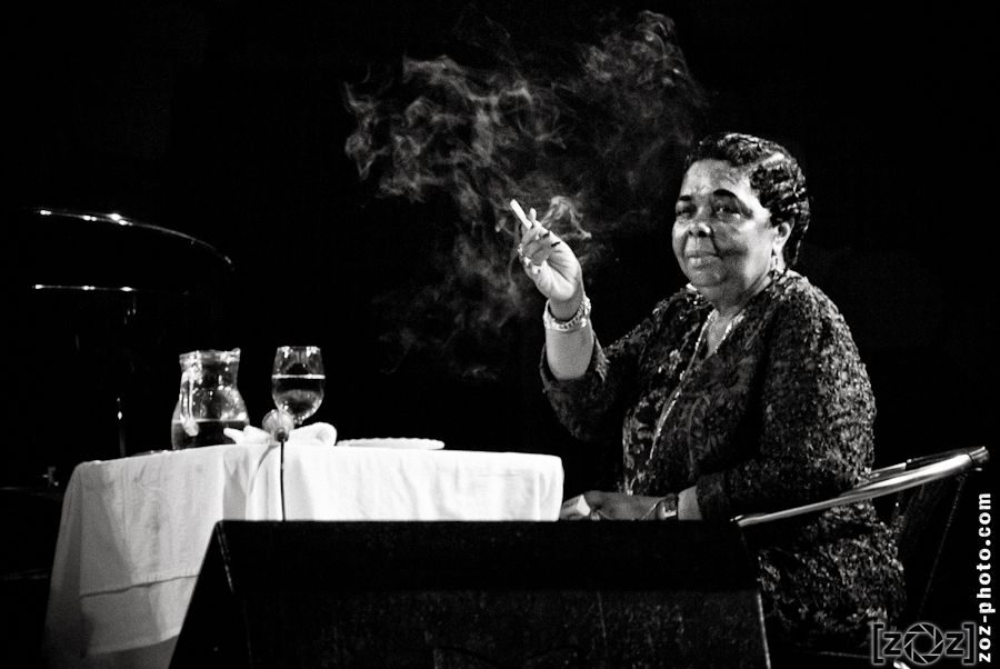 You are currently viewing “Morna Müziği’in Çıplak Ayaklı Kraliçesi ve São Vicente Adası”
<span class="bsf-rt-reading-time"><span class="bsf-rt-display-label" prefix="Okuma Süresi"></span> <span class="bsf-rt-display-time" reading_time="22"></span> <span class="bsf-rt-display-postfix" postfix="Dakika"></span></span><!-- .bsf-rt-reading-time -->