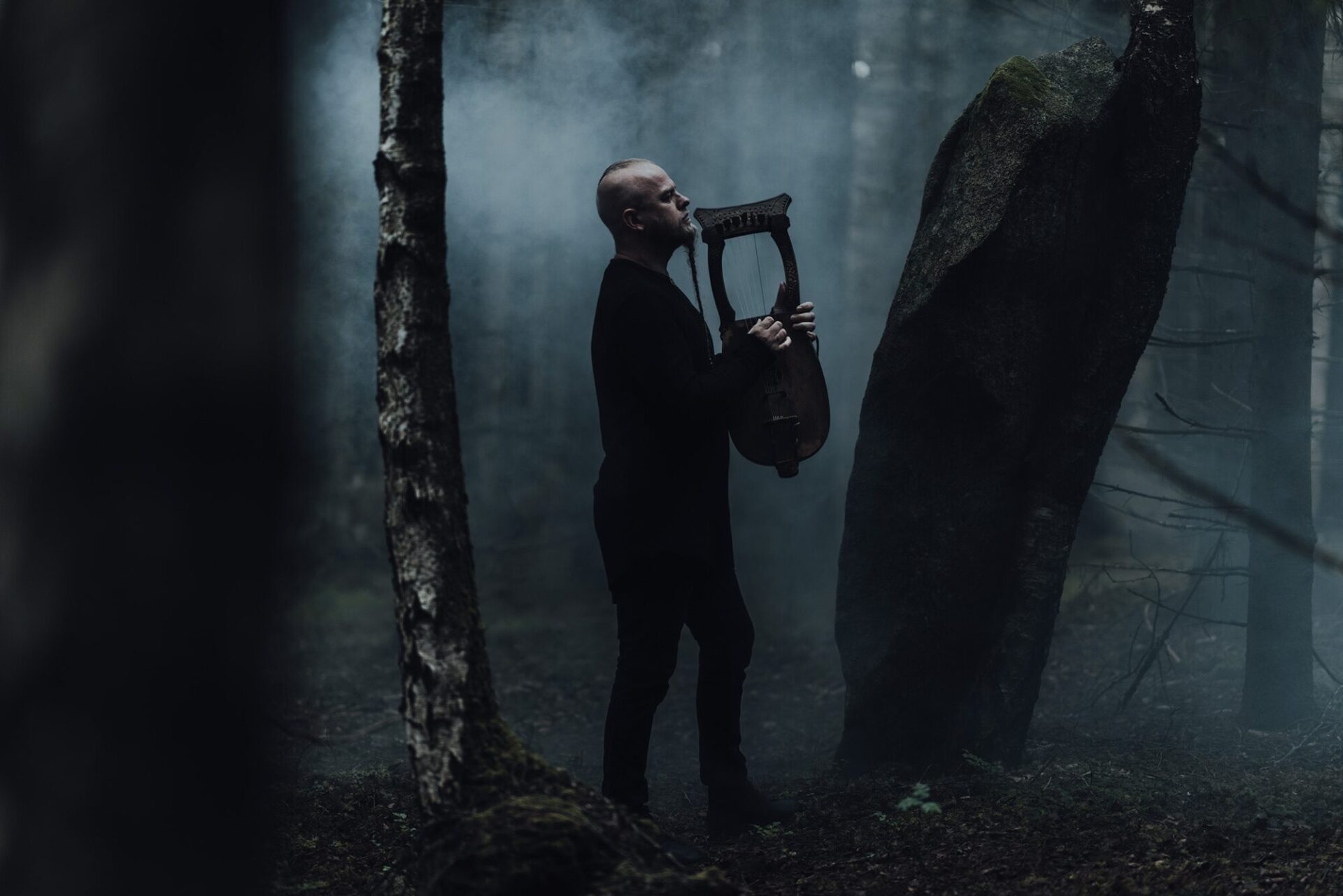Read more about the article “Pagan Müziğin İzinde: Wardruna ve Kadim İskandinav Ruhu”