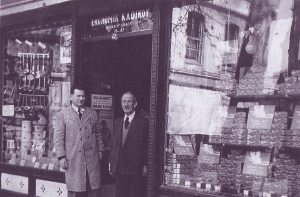 Read more about the article “İngiliz Kooperatifi: Kadıköy’ün İlk Ticarethanesinin Tarihi”