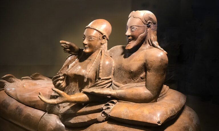 “A’dan Z’ye Etrüskler (MÖ 1200–500) : Roma’nın Unutulan Kurucuları”